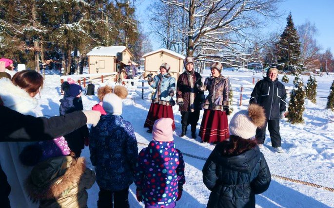 Выступление на улице