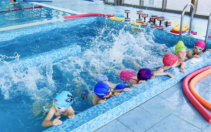 Занятия в бассейне